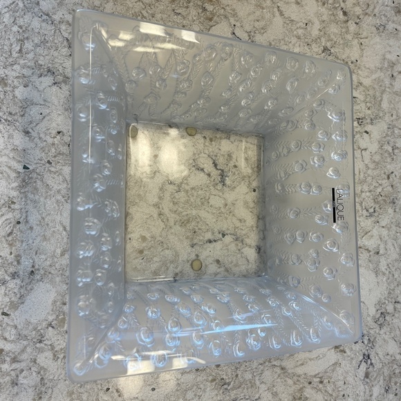 Lalique Crystal Coupe Roses Square Bowl - Picture 13 of 14